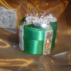 Pailletten-Box grün