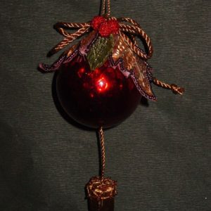 Kugel mit Haselnuss rot (7,6 cm)