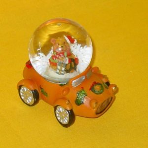 Auto orange mit Teddybär - Schneekugel