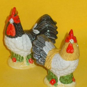 Hühner als Salz- und Pfefferstreuer