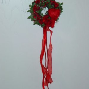 Kranz Herz mit Rosen und rotem Satinband, ca 10 cm