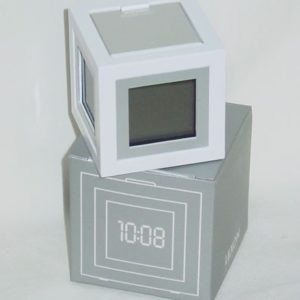 Wecker Cubissimo weiss (5.5 cm)